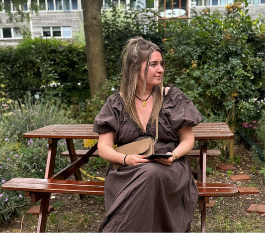 Wat zit er in Julie's tas?