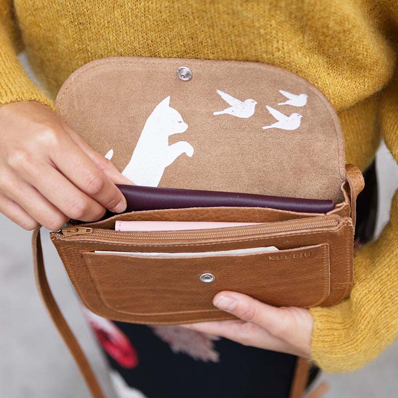 Cat Chase - Cognac used look
