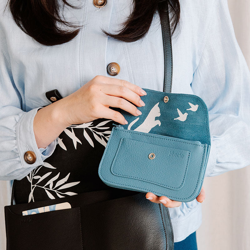 Cat Chase Medium - Painters Blue