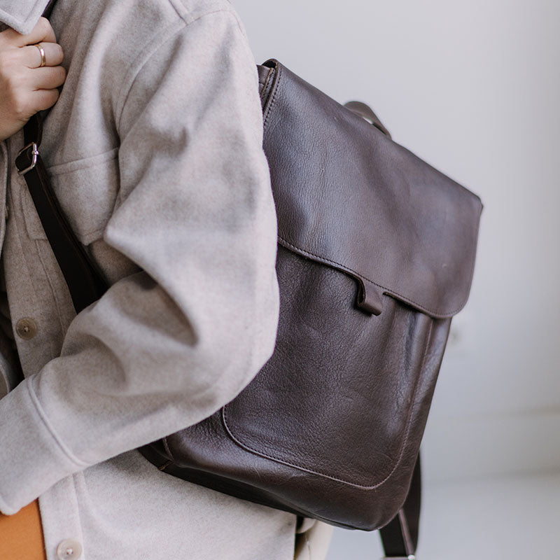 Echt Leren Schoudertas Dames - Crossbody Tas Dames - Donkerbruine Leren Schoudertas voor Dames, Moonster Volnerf Leren Damestas, Lederen Dames Schoudertas - 3 Ritsen, 2 Steekzakken en Sleutelhanger Echt Leren Schoudertas Dames - Crossbody Tas Dames - Donkerbruine Leren Schoudertas voor Dames, Moonster Volnerf Leren Damestas, Lederen Dames Schoudertas - 3 Ritsen, 2 Steekzakken en Sleutelhanger