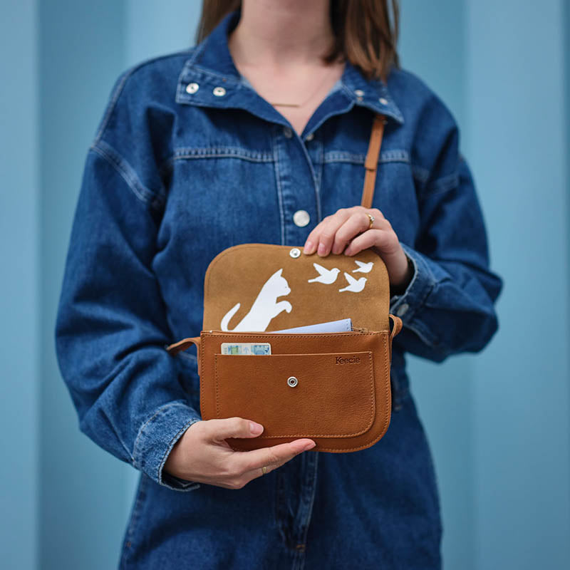 Cat Chase - Cognac used look