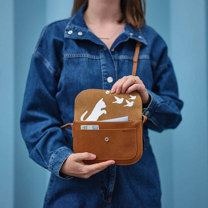 Cat Chase - Cognac used look