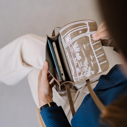 Lunch Break - Moss used look